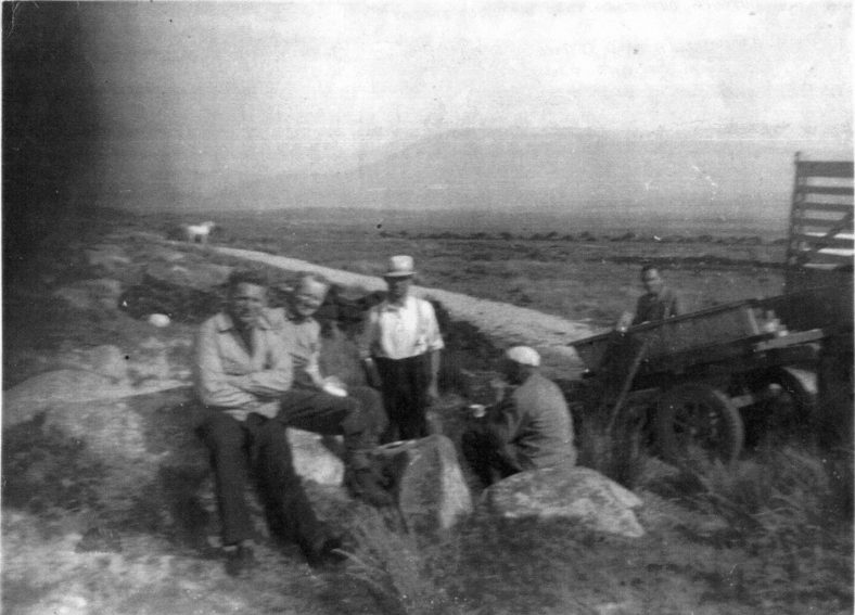 July 1961, putting out the turf at Ronbhreac. David O'Dowd, Richard O'Toole, Seamus O'Dowd, John O'Malley, Michael Kilcoyne. Inthe background 
